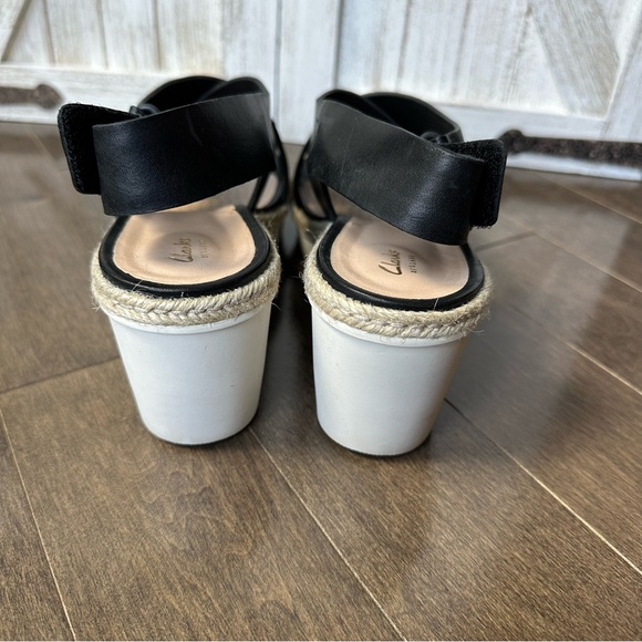 Clark's Artisan Women's Wedge Sandal Black Leather Rubber Sole Size 9.5 - Picture 4 of 9